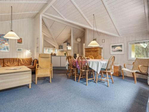  Holiday Home Alaine - 850m from the sea by Interhome in Mølby