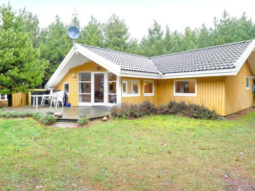  Holiday Home Alaine - 850m from the sea by Interhome in Mølby