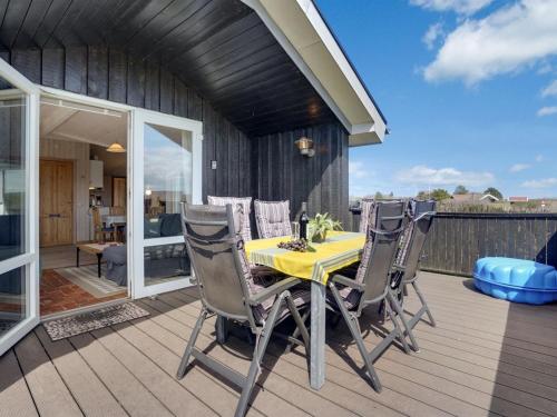  Holiday Home Elmine - 700m from the sea by Interhome in Lakolk
