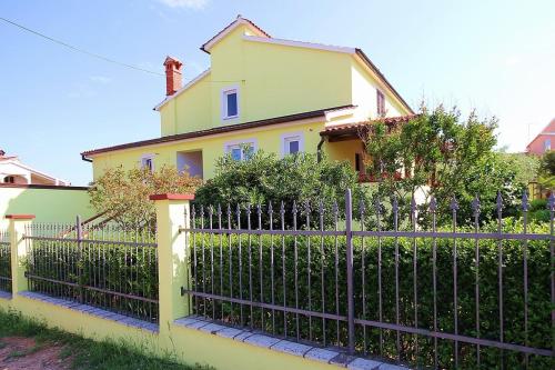 Apartment Robi Pula
