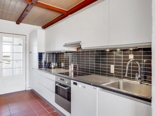 Cocina, Apartment Nermin - 300m from the sea by Interhome in Thisted