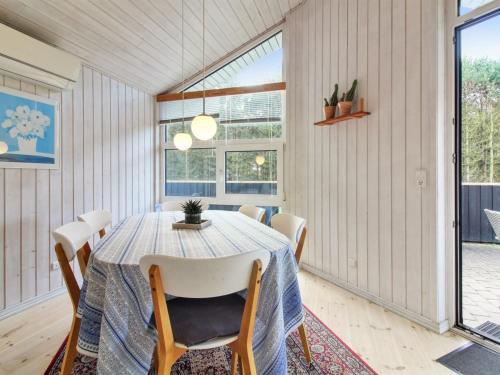  Holiday Home Nahele - 500m from the sea by Interhome in Løkken