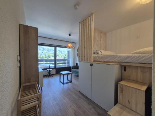 Studio for 2 people right in downtown BSM - image 3