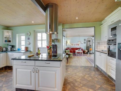 köök, Holiday Home Delina - 200m from the sea by Interhome in Harpelunde