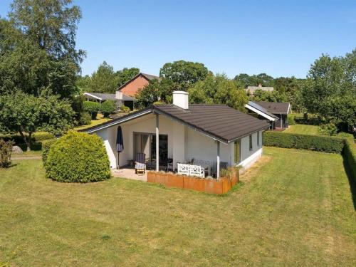  Holiday Home Ilppo - 200m from the sea by Interhome in Hesselager