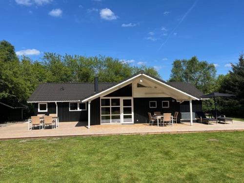  Holiday Home Tyki - 12km from the sea by Interhome in Oksbøl