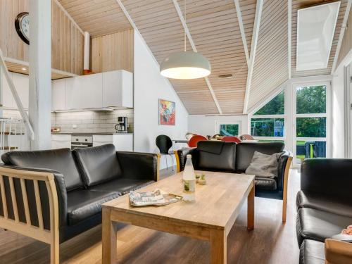  Holiday Home Eisa - 300m to the fjord by Interhome in Øsløs