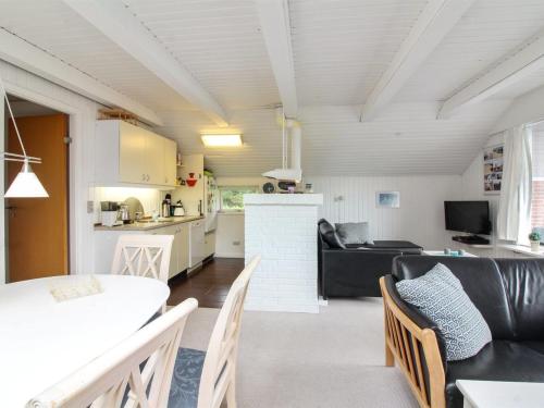 Holiday Home Halli - 700m from the sea by Interhome in จอร์ริง
