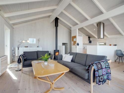  Holiday Home Fransisca - 600m from the sea by Interhome in Bindslev
