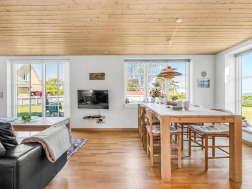  Holiday Home Tara - 300m from the sea by Interhome in Læsø