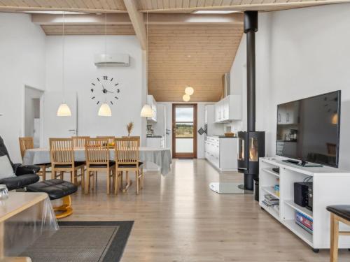  Holiday Home Finna - 1km from the sea by Interhome in Hirtshals