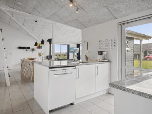 Kitchen, Holiday Home Geeske - 150m from the sea by Interhome in Haderslev