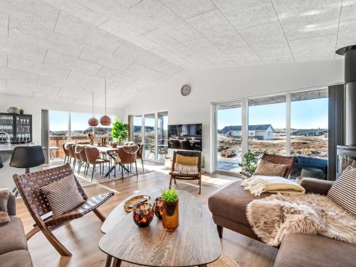 Kitchen, Holiday Home Waldar - from the sea by Interhome in Hvide Sande