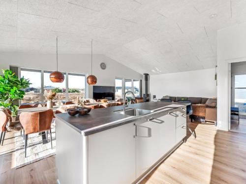 Kitchen, Holiday Home Waldar - from the sea by Interhome in Hvide Sande