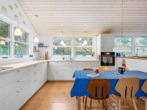 Kitchen, Holiday Home Stillfrieda - 150m from the sea by Interhome in Hals