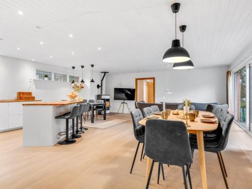 Kitchen, Holiday Home Siggut - 100m from the sea by Interhome in Vaeggerlose