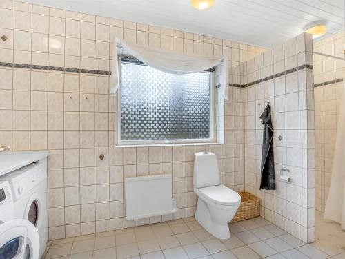 Bathroom, Holiday Home Siggut - 100m from the sea by Interhome in Vaeggerlose