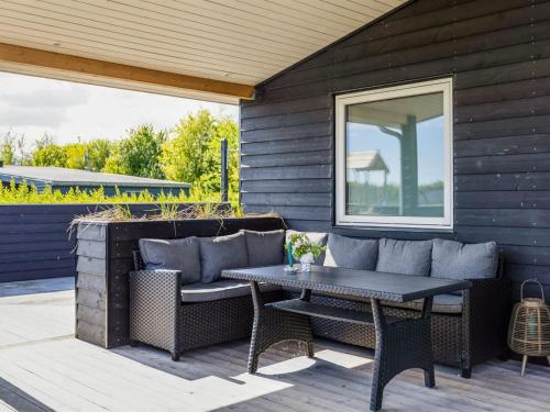 陽台/露台, Holiday Home Helmtrud - 700m from the sea by Interhome in 辛度斯