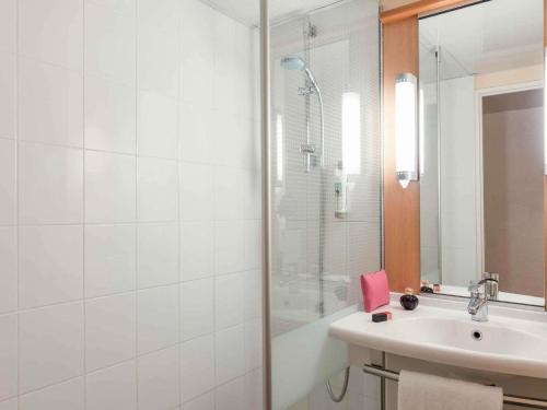 ibis Paris La Defense Centre Room Type - Standard Double Room