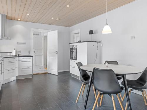 Cuina, Holiday Home Kukka - 16km from the sea by Interhome in Uggelhuse