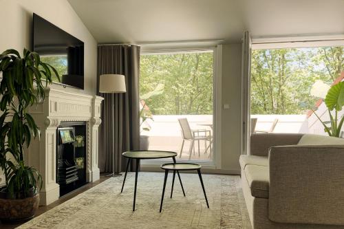 Batimont Suites & Apartments
