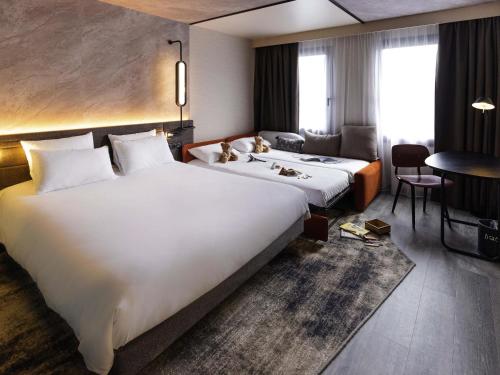 Novotel Paris Suresnes Longchamp Room Type - Superior Room (1 Queen Bed and 2 Single Sofa Beds)