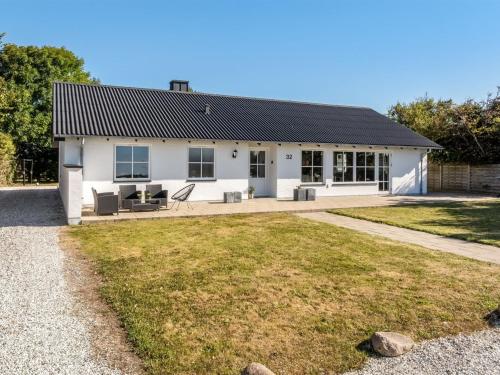 Holiday Home Eeske - 4km from the sea by Interhome
