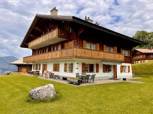 Charming apartment in a Chalet house in Axalp, Schweiz