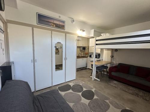 Studio cosy, quartier et rue calme