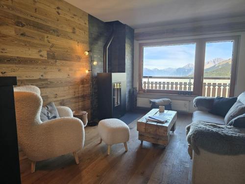 Appart chalet vieux bois, vue Alpes, Crans-Montana