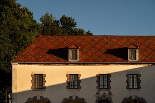 Exterior view, Douves 2 - Grange Arthuis in Lavau (Burgundy)