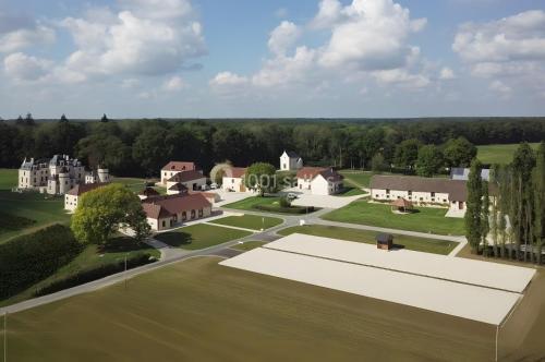 Exterior view, Douves 2 - Grange Arthuis in Lavau (Burgundy)