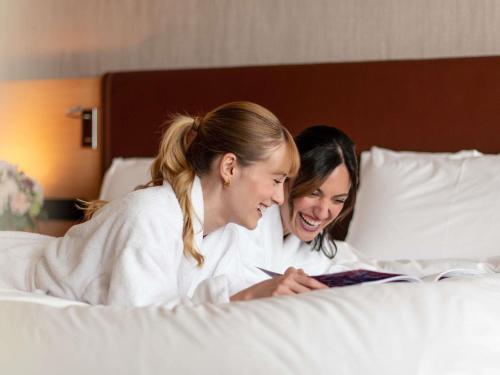 2 twin beds