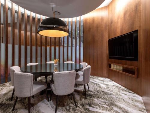 حانة/استراحة, فندق نوفوتيل كوالالمبور سيتي سنتر (Hotel Novotel Kuala Lumpur City Centre) in وسط مدينة كوالالمبور