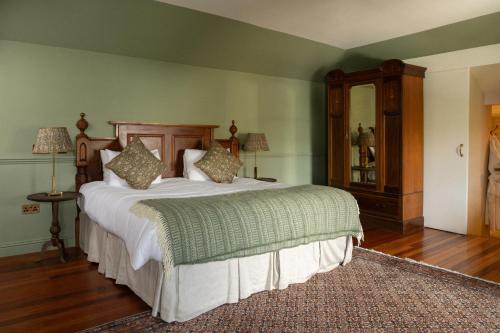The George Hotel