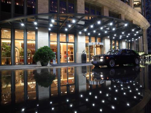 A szálláshely kívülről, Grand Mercure Shanghai Hongqiao in Új Hungcsiao üzleti központ és Csangning