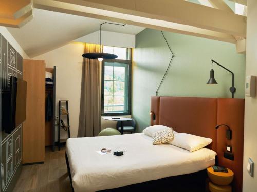 1 queen bed