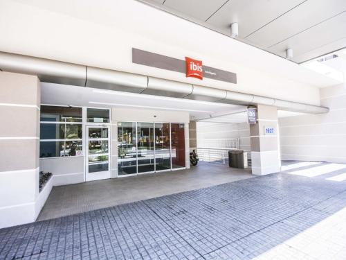 Exterior view, ibis Antofagasta in Antofagasta
