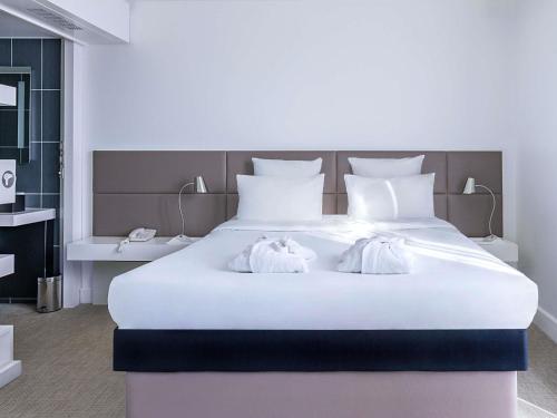 SUITE NOVOTEL PARIS ISSY Room Type - Executive Queen Room with Balcony