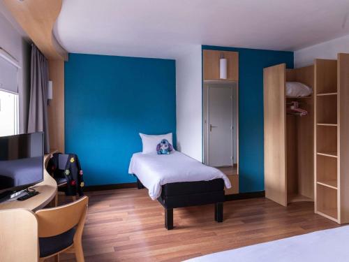 Sleeps 3