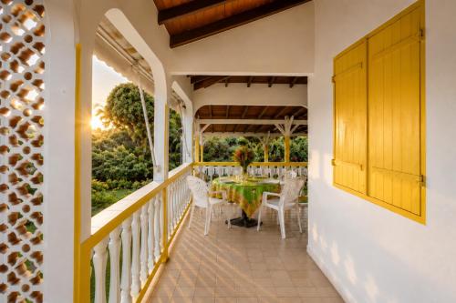 Domaine Palm Garden, Villa 3 càc avec terrasse, barbecue et vaste jardin tropical, proche de Deshaies - Location saisonnière - Sainte-Rose