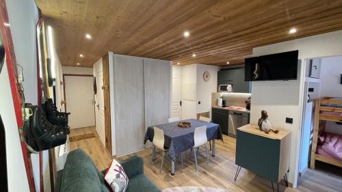 Chaleureux T3 proche des pistes Serre Chevalier Chantemerle Saint Chaffrey vue sur la Luc Alphand