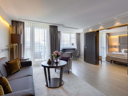 2 bedrooms, 2 beds