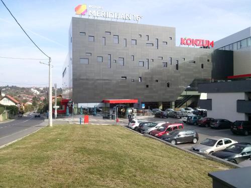 สภาพแวดล้อมโดยรอบ, Apartments Garden Zagreb in ทรึนเย