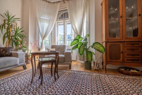 The Best Location 130 m2 salon apartment