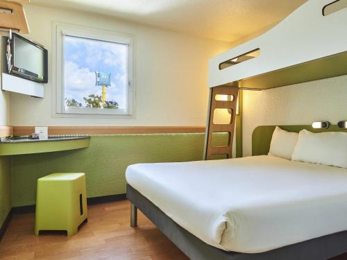 ibis budget Versailles Coignières Room Type - Double Room with Bunk Bed