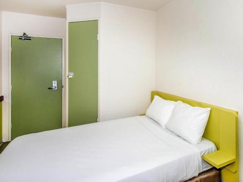 ibis Budget Dandenong Room Type - Standard Queen Room