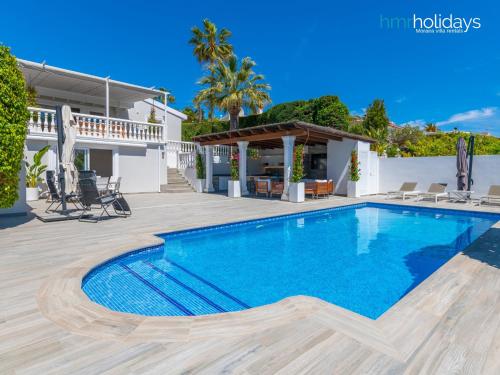 Villa Lorenza by HMR Holidays