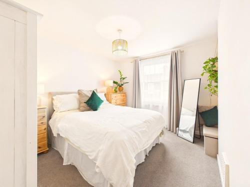 NEW Duke Street by Signature Stays - Garden with Parking - image 2