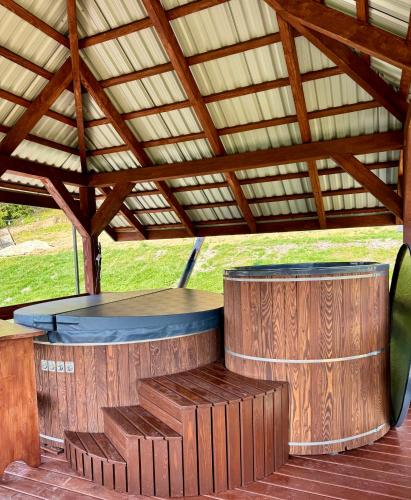 Hot spring bath, Lemko Lodge in Skhidnytsya